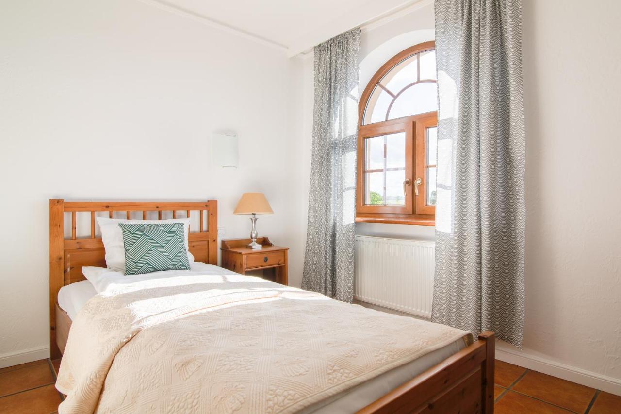 Hotel Lemoniada Lucmierz Экстерьер фото