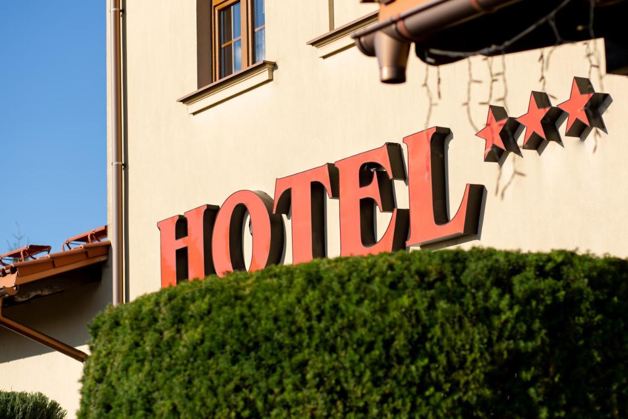 Hotel Lemoniada Lucmierz Экстерьер фото